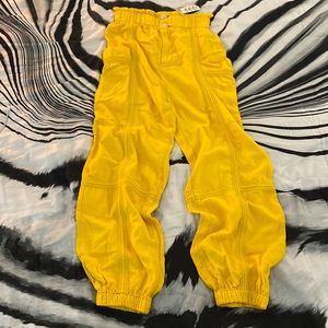 Never worn Canary yellow XS linen cargo joggers urban outfitters